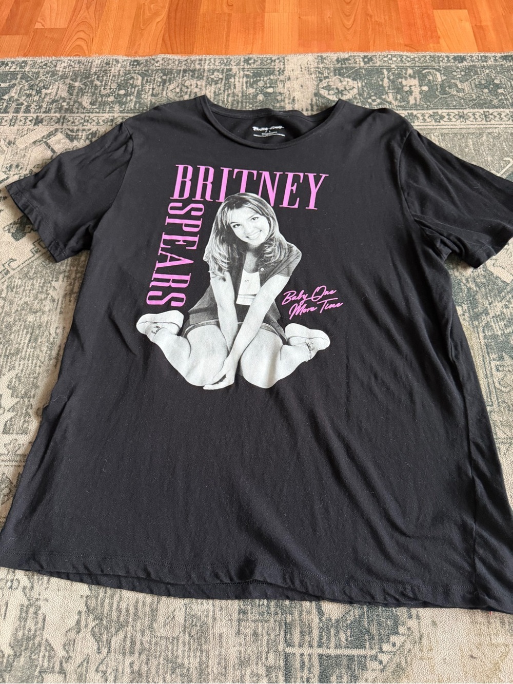 Britney Spears "Baby One More Time" graphic t-shirt size large